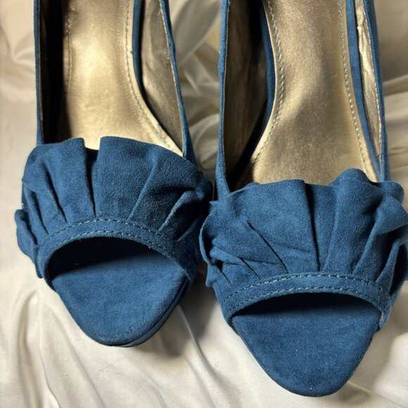 Women's Teal Blue Fashion Heels Size 8.5 Medium. By Fergie - Picture 3 of 6